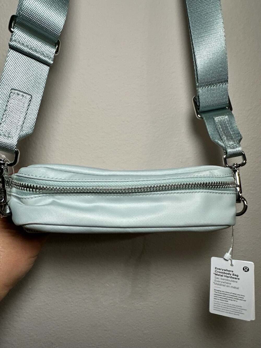 Lululemon Everywhere Crossbody Bag 2L *Metal Hardware in Pelican/Silver - Picture 3 of 6